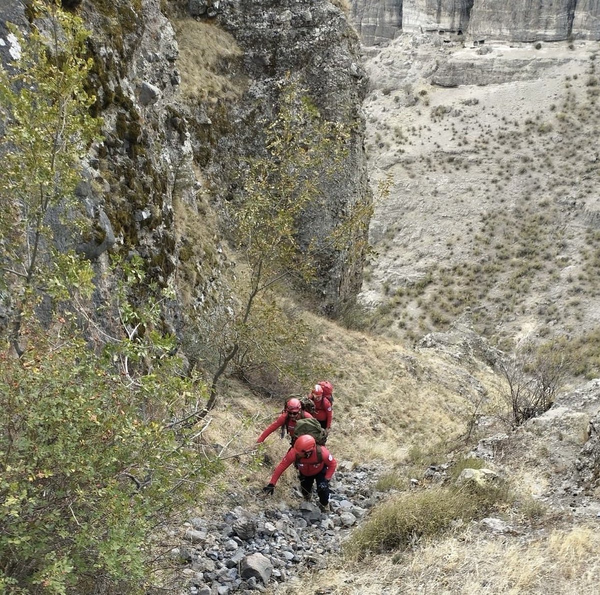 NESAR_SAR's tweet photo. 🧗🏼‍♂️ Tatbikat

Bolu AFAD İl Müdürlüğü’nün koordinasyonunda, Türkiye Dağcılık Fedarasyonu Bolu İl Temsilciliği’nin düzenlediği “Ulusal Dağ Arama Kurtarma Seminer ve Tatbikatına” katıldık.
+++ https://t.co/Pzp3BDNyIi