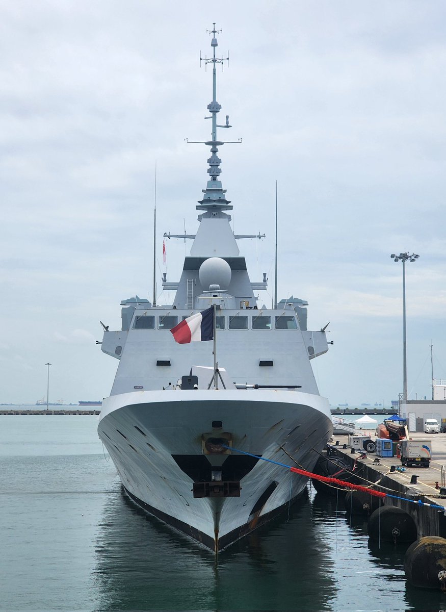 Chen Chuanren (@plastichuan) on Twitter photo French frigate Bretagne part of a composite force escorting the Italian carrier Cavour. <a href="/WarshipCam/">WarshipCam</a> <a href="/MarineNationale/">Marine nationale</a> French frigate Bretagne part of a composite force escorting the Italian carrier Cavour. <a href="/WarshipCam/">WarshipCam</a> <a href="/MarineNationale/">Marine nationale</a>