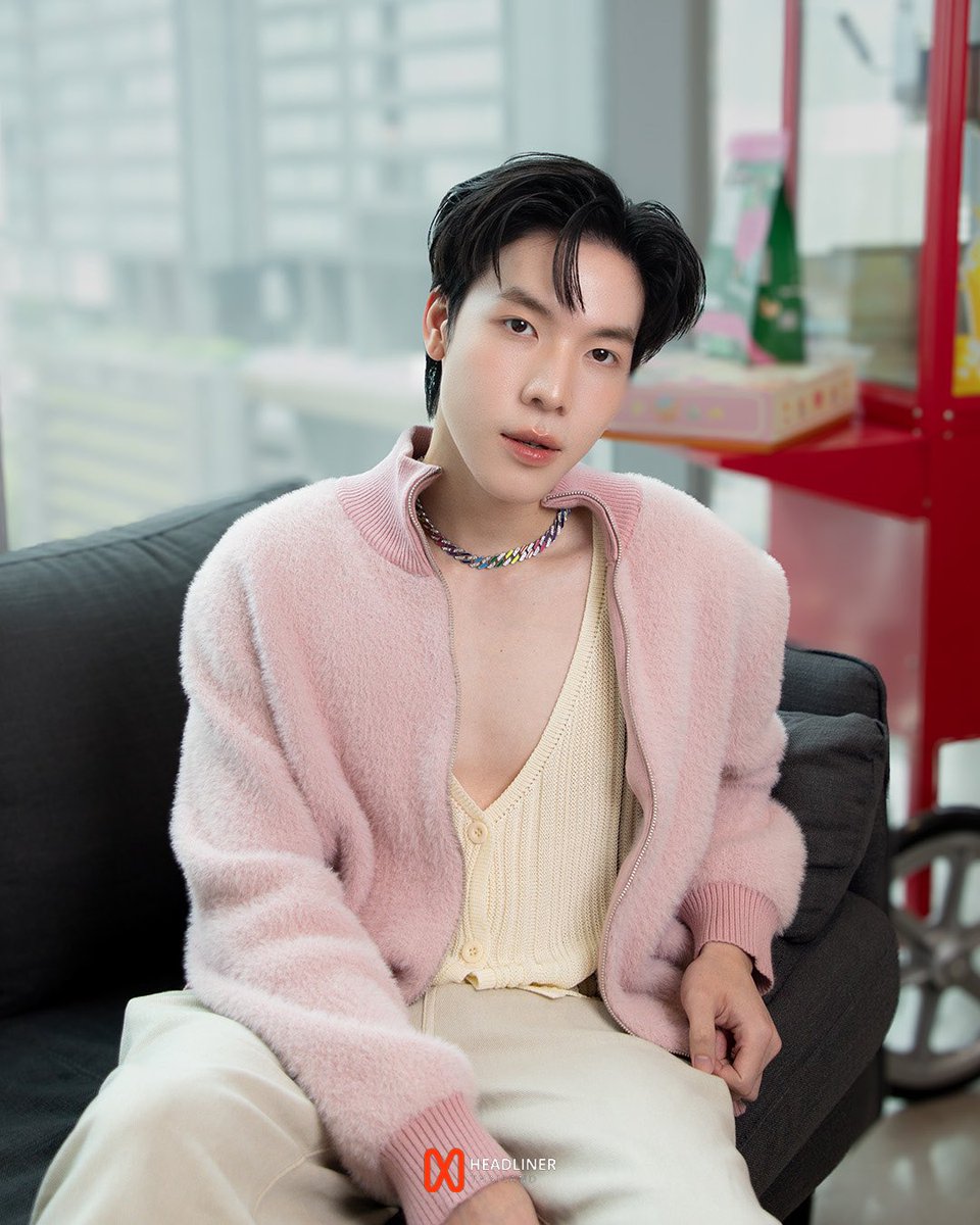 คิดเลขได้เกรดหนึ่ง แต่คิดถึงอ่ะเกรดสี่ 😜

𝐺𝑟𝑎𝑛𝑑 𝑂𝑝𝑒𝑛𝑖𝑛𝑔 𝑇𝑒𝑙𝑙𝑚𝑒𝐷𝑎𝑟𝑙𝑖𝑛𝑔 𝑏𝑦 𝐷𝑎𝑟𝑖𝑛𝑔&amp;𝐶𝑜. 
.
<a href="/CH_nokia/">Nokia</a> 
#HeadlinerTH #NokiaChinnawat