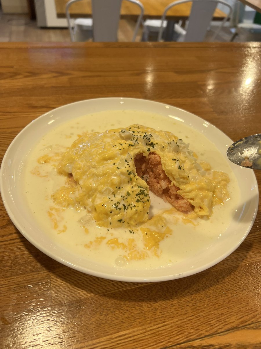本日は激ウマ明太子クリームオムライスを食って幸せ😊