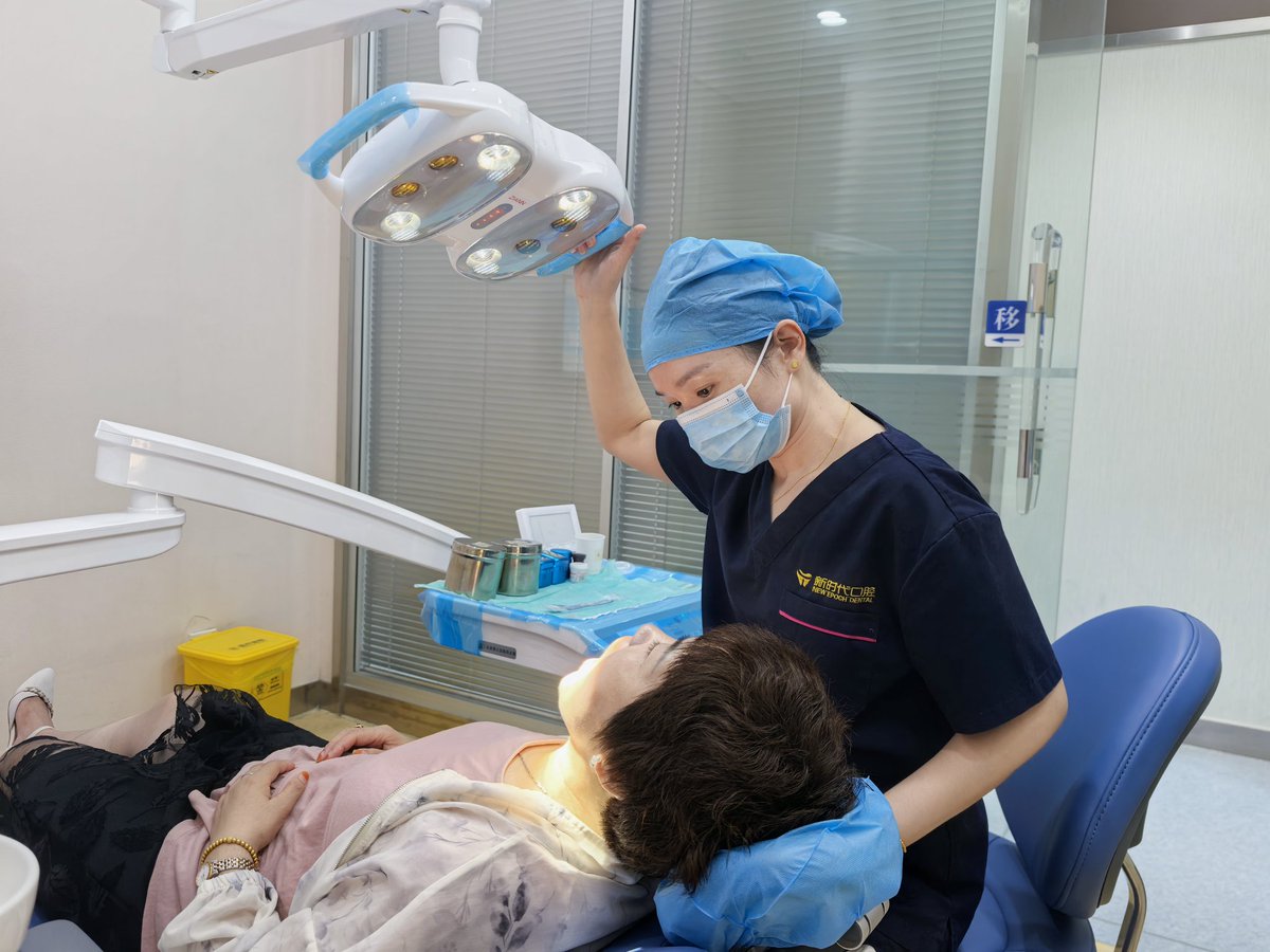 常州的牙科医生帅死，也漂亮