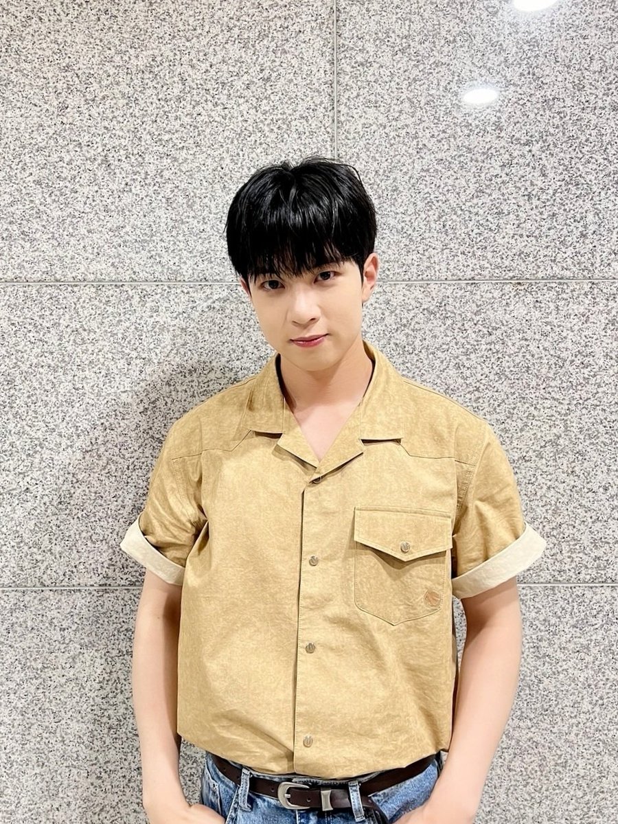 NFlyingofficial's tweet photo. [📸] MBC 복면가왕

#NFlying #엔플라잉 #유회승 #YooHweSeung https://t.co/gOojMNIjJL