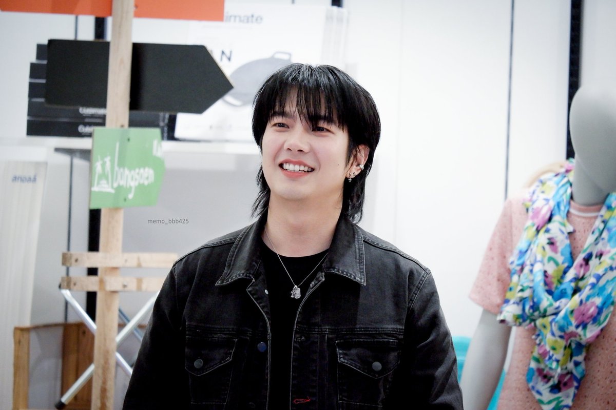 เจ้ารอยยิ้ม 😉😉😉

Build Wearing Denim #RBSJackRusselXBuild #BuildJakapan 
<a href="/JakeB4rever/">BIU.</a>