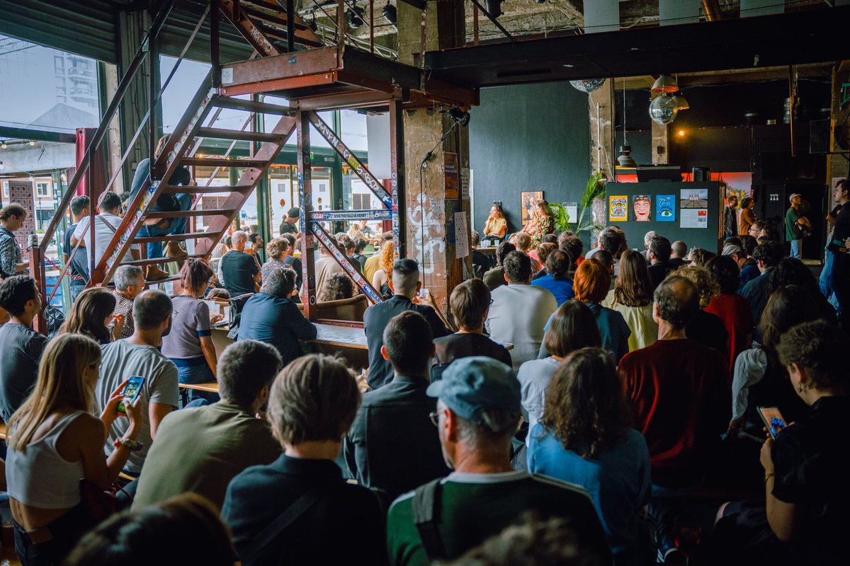 Clemence_Guette's tweet image. Faire face au tournant autoritaire du néolibéralisme.

Je participais hier à une table ronde pour les 20 ans des @amsterdam_ed, avec @VCodaccioni, @RomaricGodin, Stathis Kouvélakis et @JudithBernarADA.

Penser les liens entre néolibéralisme et extrême-droite, pour l’emporter.