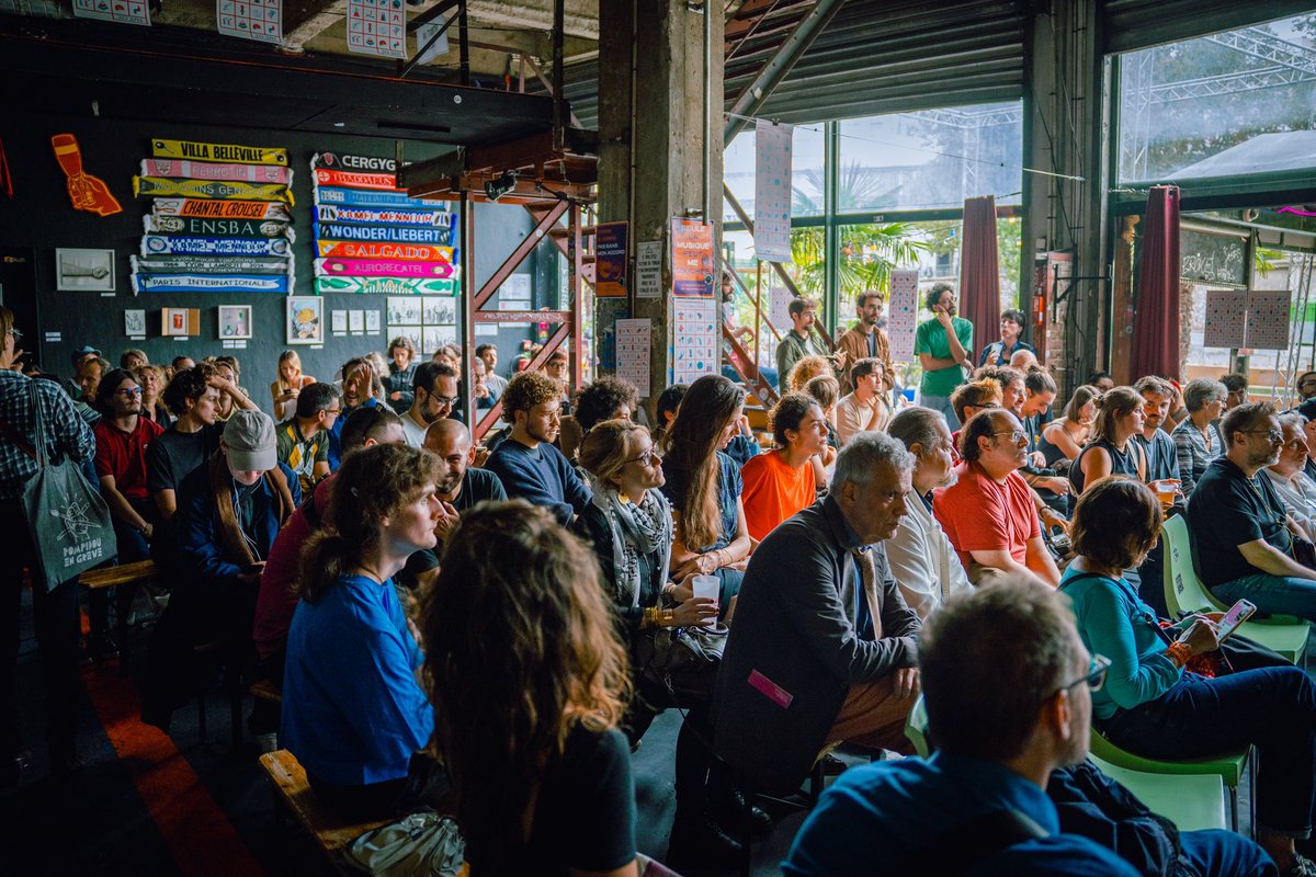 Clemence_Guette's tweet image. Faire face au tournant autoritaire du néolibéralisme.

Je participais hier à une table ronde pour les 20 ans des @amsterdam_ed, avec @VCodaccioni, @RomaricGodin, Stathis Kouvélakis et @JudithBernarADA.

Penser les liens entre néolibéralisme et extrême-droite, pour l’emporter.