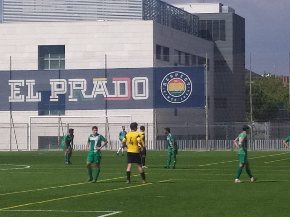 DESCANSO en el Colegio El Prado.
ALUMNI 2-<a href="/ADAlcobendas/">Alcobendas CF</a> 0
Un gol desde la frontal y otro desde un saque da ventaja local.
Pablo Nicolás de la #adacf detuvo en penalti.
Mucho que mejorar por parte visitante.
<a href="/Balon_Tierra/">𝔹𝕒𝕝𝕠́𝕟 𝔸 𝕋𝕚𝕖𝕣𝕣𝕒 ⚽</a> <a href="/FutbolAlcoSanse/">Fútbol AlcoSanse</a> <a href="/madridaltanto/">Madrid al Tanto</a> @TerceraPref