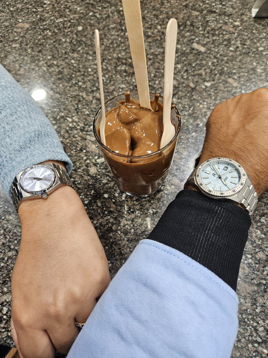 TheWatchDocs's tweet image. The perfect dessert : Fresh Ooty Strawberries with Moddy&apos;s special white chocolate! #ootytrip #Thewatchdocs #rze #tissot #prx