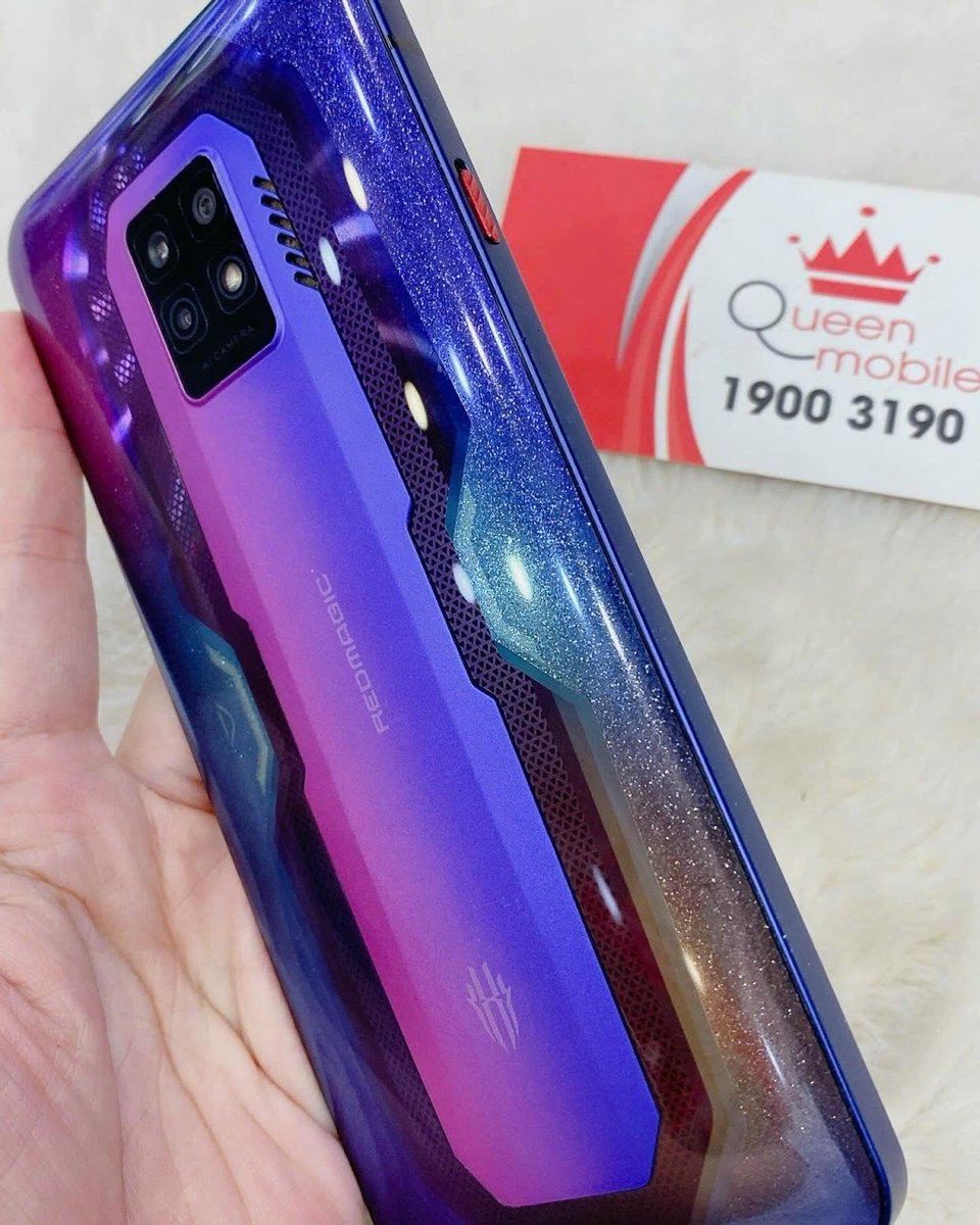 QueenMobileNet's tweet image. Redmagic 7 Pro - Chiến binh gaming cấu hình khủng, Snapdragon 8 Gen 1, RAM 12GB, màn AMOLED siêu mượt. Giá tốt nhất tại Queen Mobile, 287 đường 3/2 Q10, hotline 0906849968. #Redmagic7Pro #GamingPhone #QueenMobile #Flchéo #followchéo