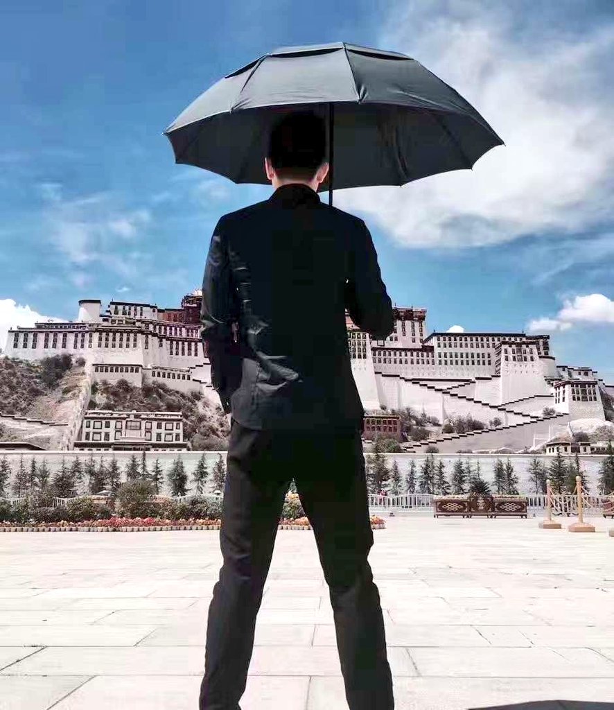 Senyu0351's tweet photo. 真正不羁的灵魂不会真的去计较什么，因为他们的内心深处有国王般的骄傲。 https://t.co/3hsK60DFn6