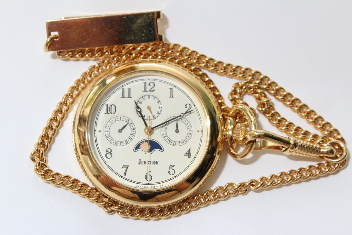 GshockTkhs's tweet image. CITIZEN watch co. Japan Gold vintage watch  atsushi2019.etsy.com/listing/937325… #vintageCITIZEN #retrowatch #onlineshopping