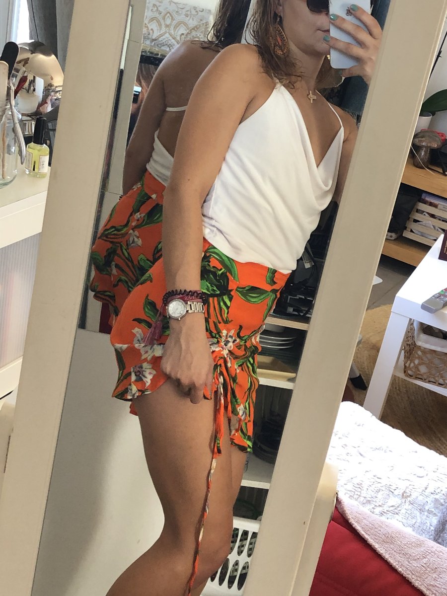 only_clea2's tweet photo. Qui veut un petit teasing exclusif aujourd’hui ? 📷 Répondez avec un 📷 si vous êtes prêts pour une surprise sur OnlyFans ! 

#Teasing #OnlyFansExclusive https://t.co/1GhpbWKCR9