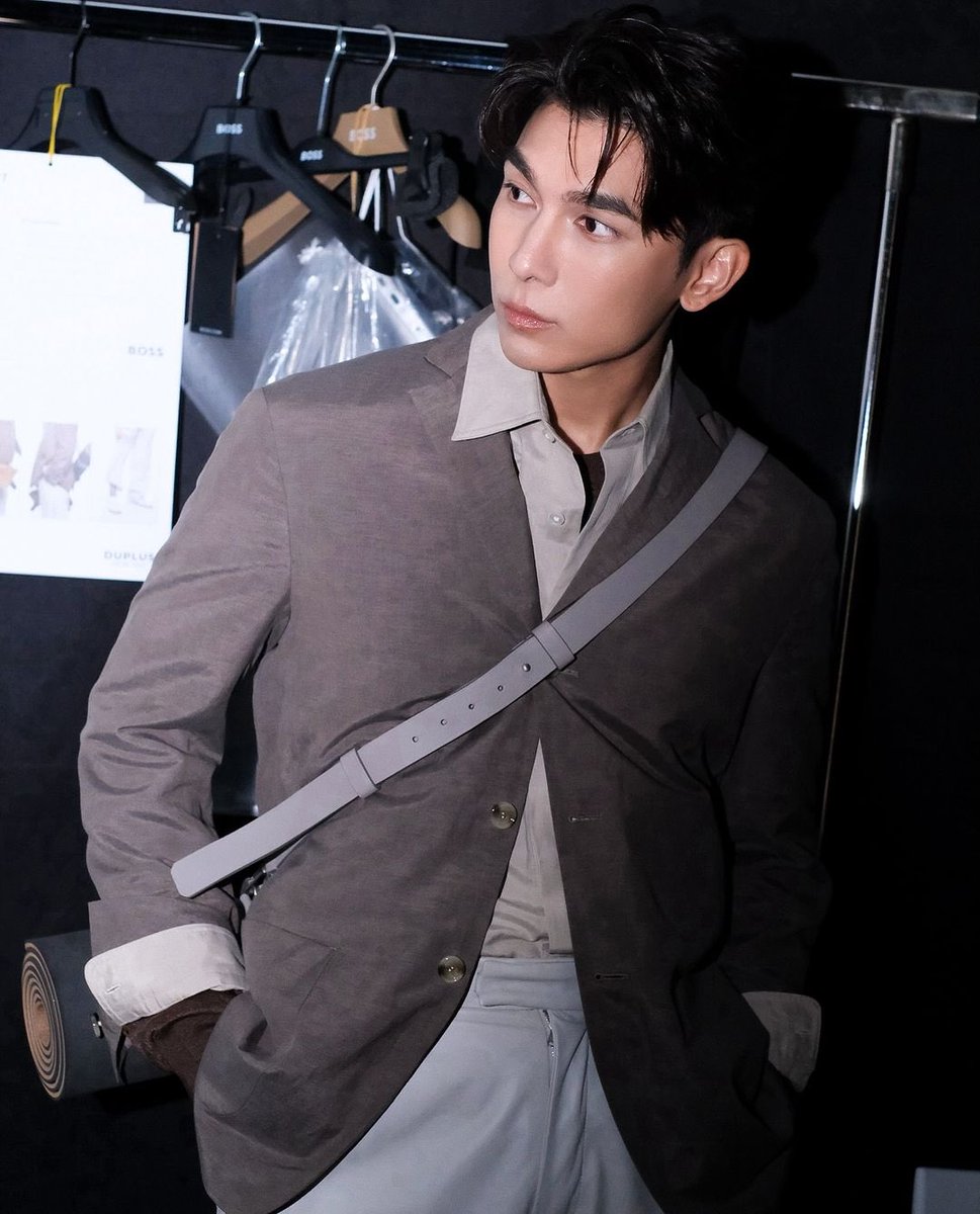 MewsuppasitTH's tweet photo. 📸 IG : makechatup Update 

I would like to shout out to Thank you @HUGOBOSS and @MSuppasit for giving me of the biggest opportunity in my life ever!

I am sincerely appreciate and grateful to be a part of this journey.  Can’t describe how’s wonderful it is.

Thank you Super Team @.yiwyiww @peampeamq ❤️‍🔥✨

Tons of Love,
#MAKECHATUP

ดีใจและภูมิใจกับตัวเองมากๆ เป็นอีกครั้งที่ได้ท้าทายกับชีวิตและอาชีพที่เรารัก ทั้งสนุก มีความสุข เครียด และกดดันไปพร้อมๆกัน มันคือความรู้สึกที่ยากจะอธิบายเป็นคำพูดได้แบบชัดเจน มันเหมือนความฝัน แต่เราได้ลงมือทำจนมันสำเร็จและเกิดขึ้นจริงไปแล้ว
ไม่รู้จะพูดอะไรเลยนอกจากคำว่า ”ภูมิใจ“ และ ”มีความสุข“ กับตัวเองที่สุด

ขอบคุณสำหรับโอกาสดีๆครั้งนี้มากๆจริงๆค่ะ สัญญาว่าจะไม่หยุดพัฒนา และจะเรียนรู้ต่อไปในทุกๆวัน เพื่อผลงานที่ดีที่สุดในทุกครั้งที่ได้รับโอกาสจากทุกๆคนที่เชื่อมั่นในตัวเรา 🙏🏼🥹🤍✨

#BeYourOwnBOSS
#MEWatBOSSMILAN
#MEWinMilanFW24
#MewSuppasit