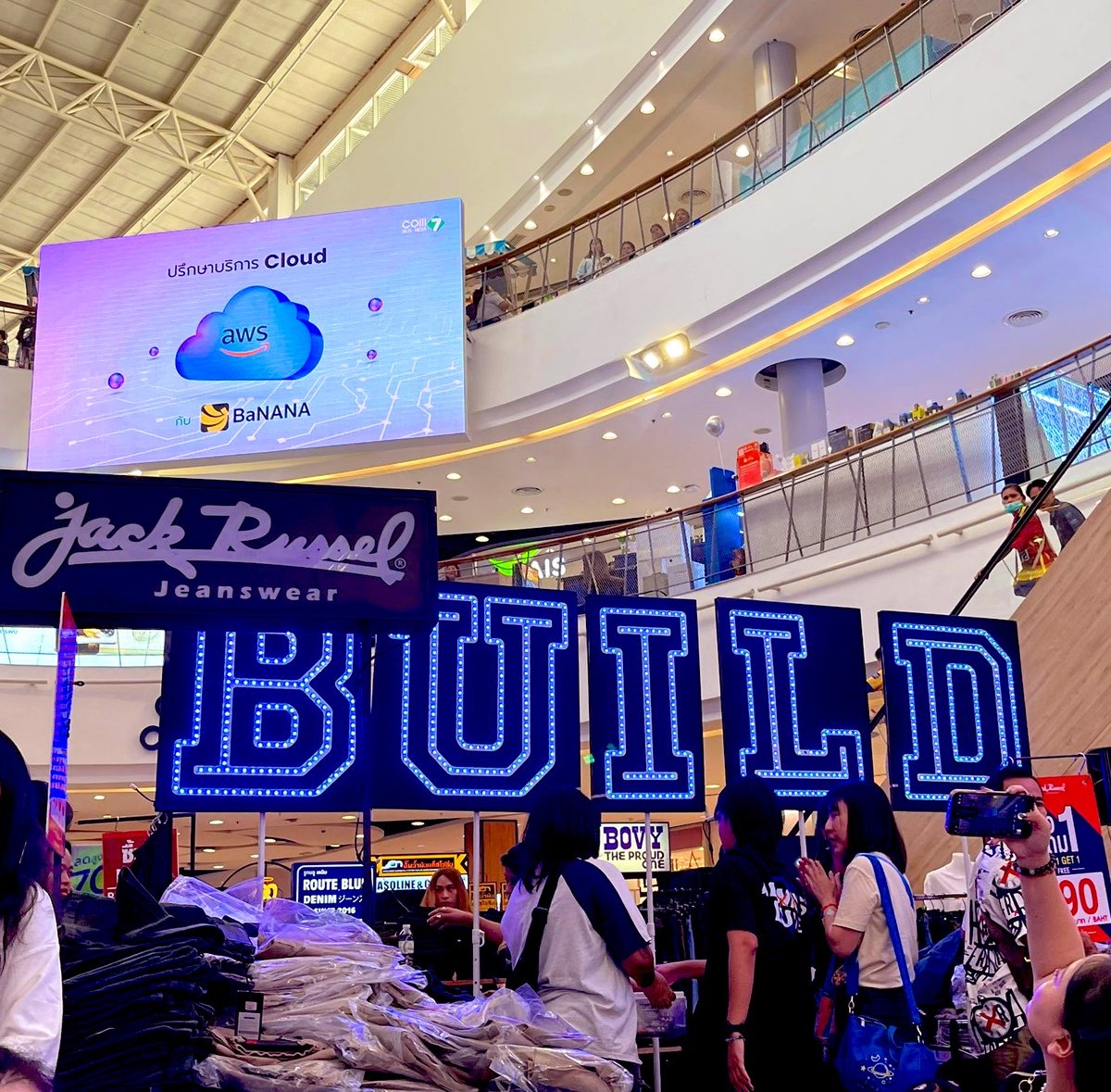 notbsumettikul's tweet photo. •Tag Booster•

Reply with “I 💙 Build 🇹🇭” with your Country’s Flag💙

(Use tag and Keyword)

Build Wearing Denim
#RBSJackRusselXBuild @JakeB4rever https://t.co/NpTBcQ1dwx