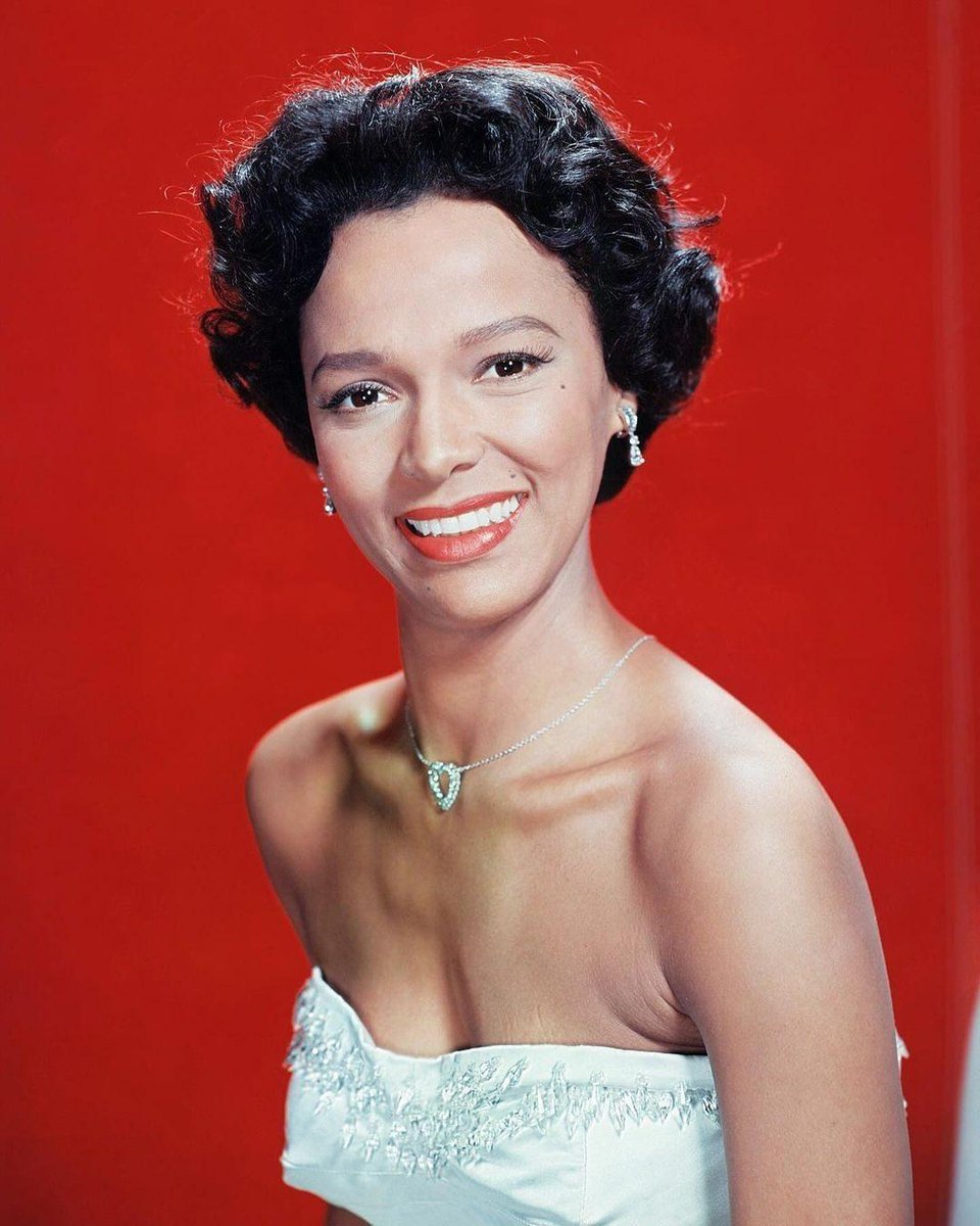 nostalgicsz's tweet photo. Dorthy Dandridge photographed in a promotional session for the film "Carmen Jones" (1954) https://t.co/GsEC5eVC99