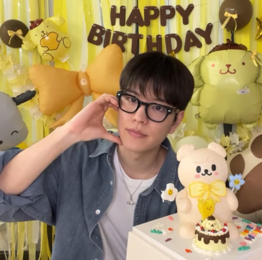 SEUNGMIN_INTL's tweet photo. [📸]  — 240922 ★
• capture time with puppy! 🐶 

VOCALIST KING SEUNGMIN 
 #OurMiniverseSeungmin 
#승민아_우리_천천히_영원하자 
#HappySeungminDay https://t.co/ZJE3lp2Ft2