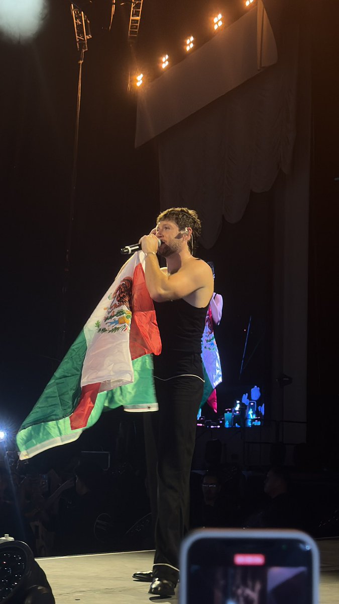 avnniall's tweet image. 