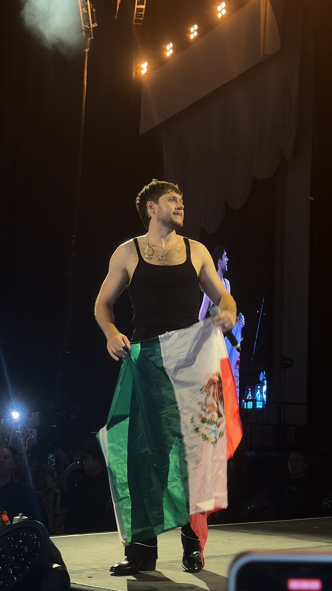 avnniall's tweet image. 