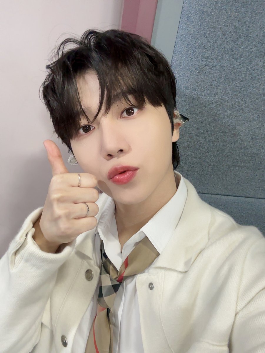 CUBE_PTG's tweet photo. [📸] 240922 @ SBS #인기가요

#펜타곤 #PENTAGON
#진호 #JINHO
#CHORD
#나만의_이별 #Goodbye_With_You https://t.co/xwzwlbeRbk