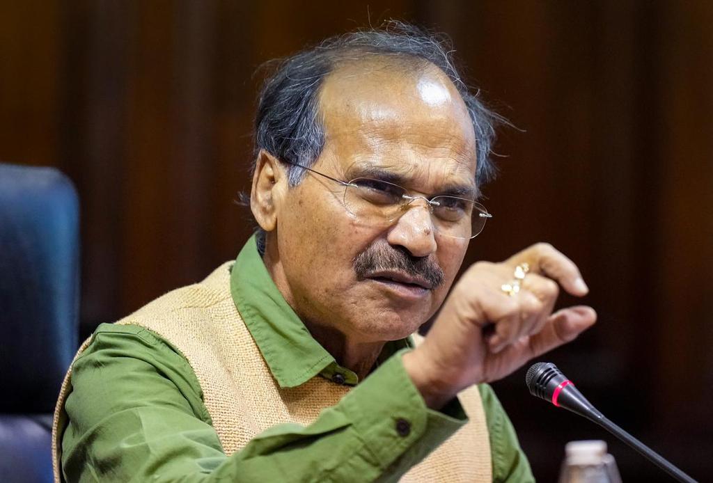 MumbaichaDon's tweet photo. He stood openly in support of RG Kar Hospital r@pe-murder Victim & put CONgress in trouble as THIS crime didn't fit in "Vulture Tourism" of CONgress & successors of "Royal Family".

Therefore, CONgress has sacked Adhir Ranjan Chowdhury as Bengal CONgress President in act of Democracy.