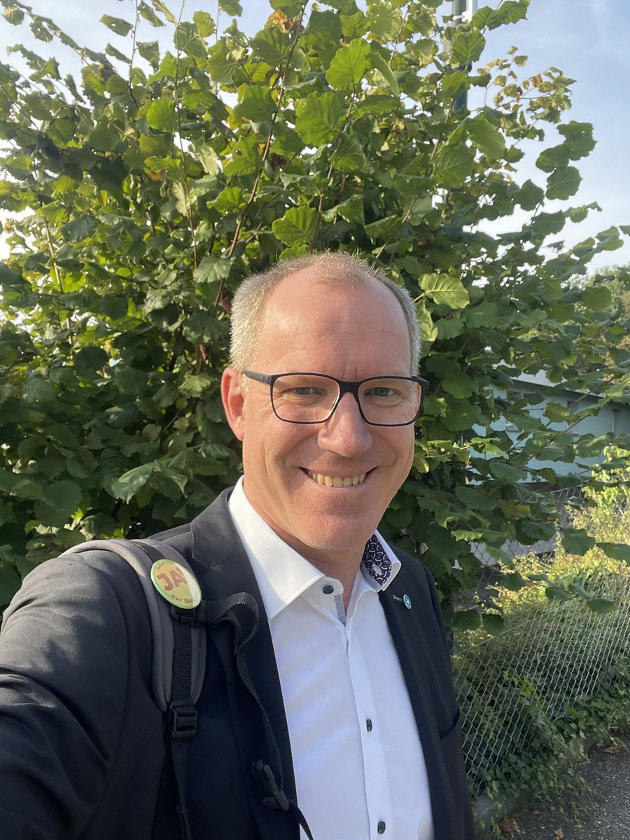 Als Präsident von <a href="/SVS_BirdLife/">BirdLife Schweiz</a> unterwegs nach Bern…
Letzte Chance für ein Ja zur <a href="/biodivInit/">Biodiversitätsinitiative</a>