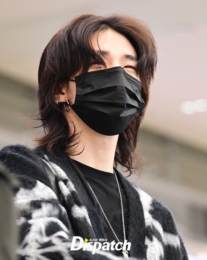 havenfiIm's tweet image. 240922 #hyunjin official airport press photos 
#현진 

#HyunjinxVersaceSS25 
#HyunjinAtMFW24 
#VersaceSS25 @Versace