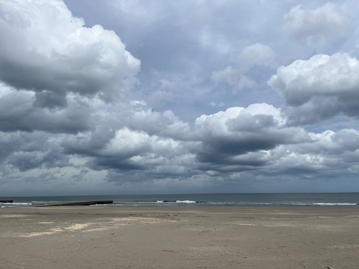 manniiSOD's tweet photo. これが内地の海か🌊
今年最初で最後の海でした笑
#SOD女子社員 https://t.co/QURZFsBqdj
