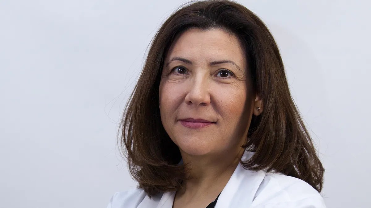 verfereyelashes's tweet photo. Elena Soria, médico nutricionista: "La cúrcuma y la papaya ayudan a combatir las manchas de la piel" https://t.co/cAMu2EYKX4 https://t.co/1aYlJh2xPG