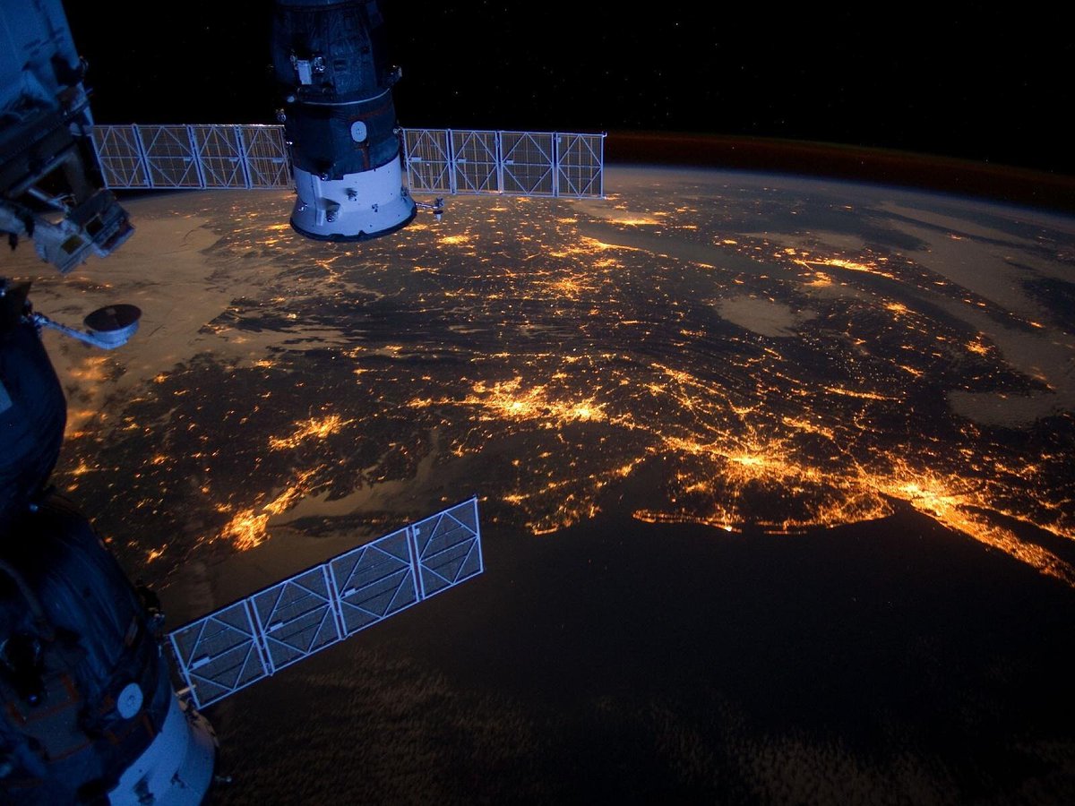 efipm's tweet image. New method could decrease number of satellites needed for global coverage 🛰️
ow.ly/OYPW50TnJYI
#SatelliteTech #GlobalCoverage #SpaceInnovation #TechAdvancement #SatelliteCommunication #SpaceTech #InnovationNews #SpaceIndustry #TechBreakthrough #SatelliteDeployment