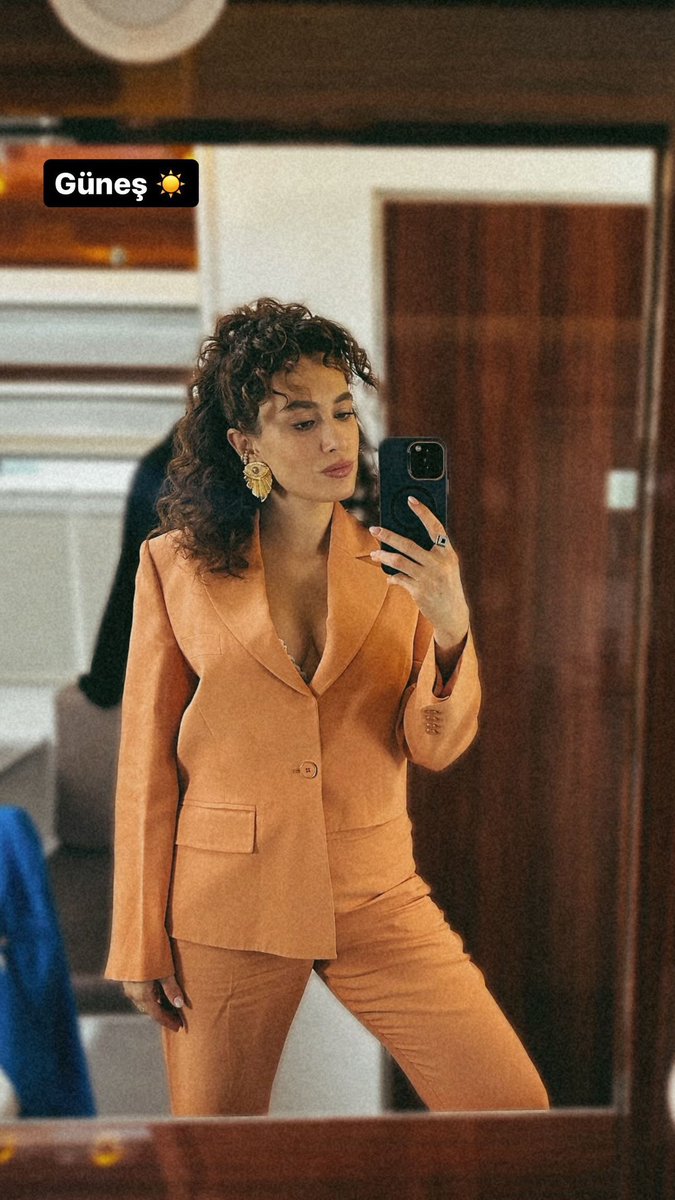 effima033's tweet photo. #HandeDoğandemir 🧡🧡🧡
#TaşKağıtMakas https://t.co/OjjGHbhd66