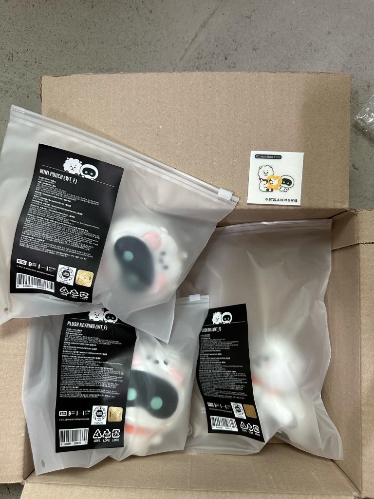 YMagicShop_PH's tweet image. Hello! Kaninong items po ito? Pa-message na lang po ng tracking number. Thank you. 😊