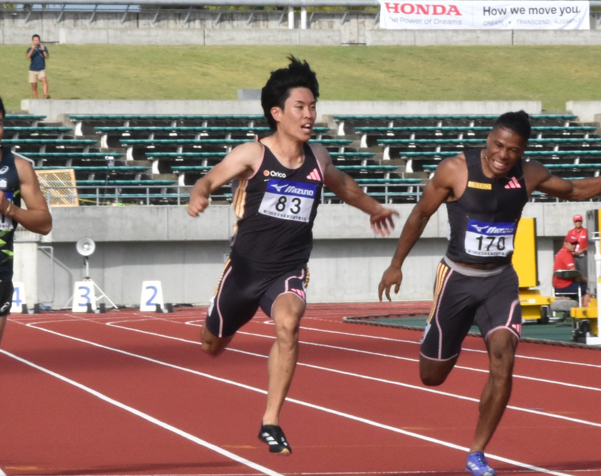 kato_hide6's tweet photo. #全日本実業団 
男子100mは宇野勝翔選手が10秒09（+1.4）の自己新で優勝！

見るからに大きくなった体つきは、五輪に出られなかった悔しさを胸にトレーニングした成果だそうです。

「ネットで調べたらすごい人たちしかいなくて、ここに載りたいと思っていた」という念願の10秒0台に突入しました。 https://t.co/7cCiwduegb