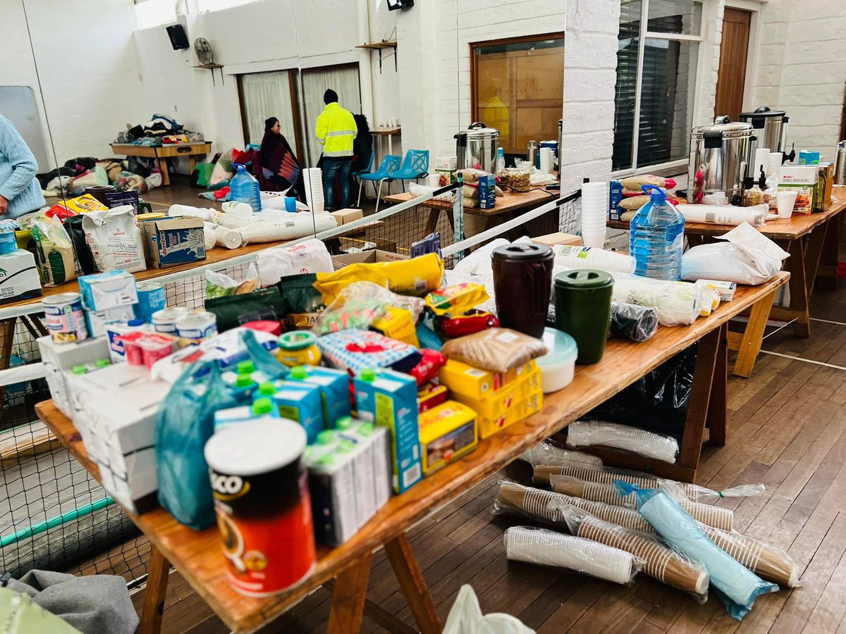 BafanaSurprise's tweet photo. White South Africans doing what they know best, giving aid to the needy! Your shitty Politicians are silent! Jacob Zuma and her useless Daughter they are nowhere to be found!

The People of KZN shouldn’t be a disappointment, they must reject the MK Party and EFF!! https://t.co/XXyGTntpkD