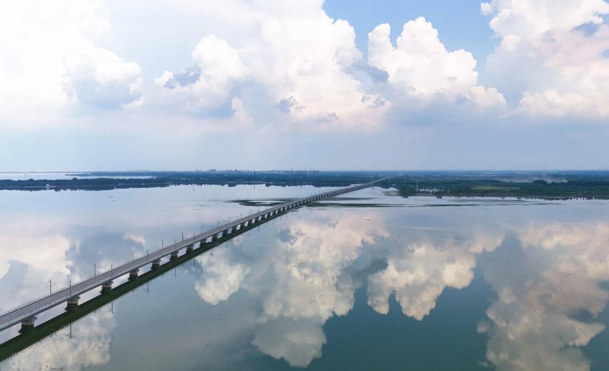 i_wuxing's tweet photo. 🐬Today is #WorldRiversDay! Let's unite in the #ProtectBlue with @InvestNantong. Situated in Taihu Basin, #Wuxing's intricate water connects the north and southeast of China and sustains the ancient Lougang culture and the distinctive allure of Jiangnan's water towns. #LanRuoruo https://t.co/YojUkvQVO5