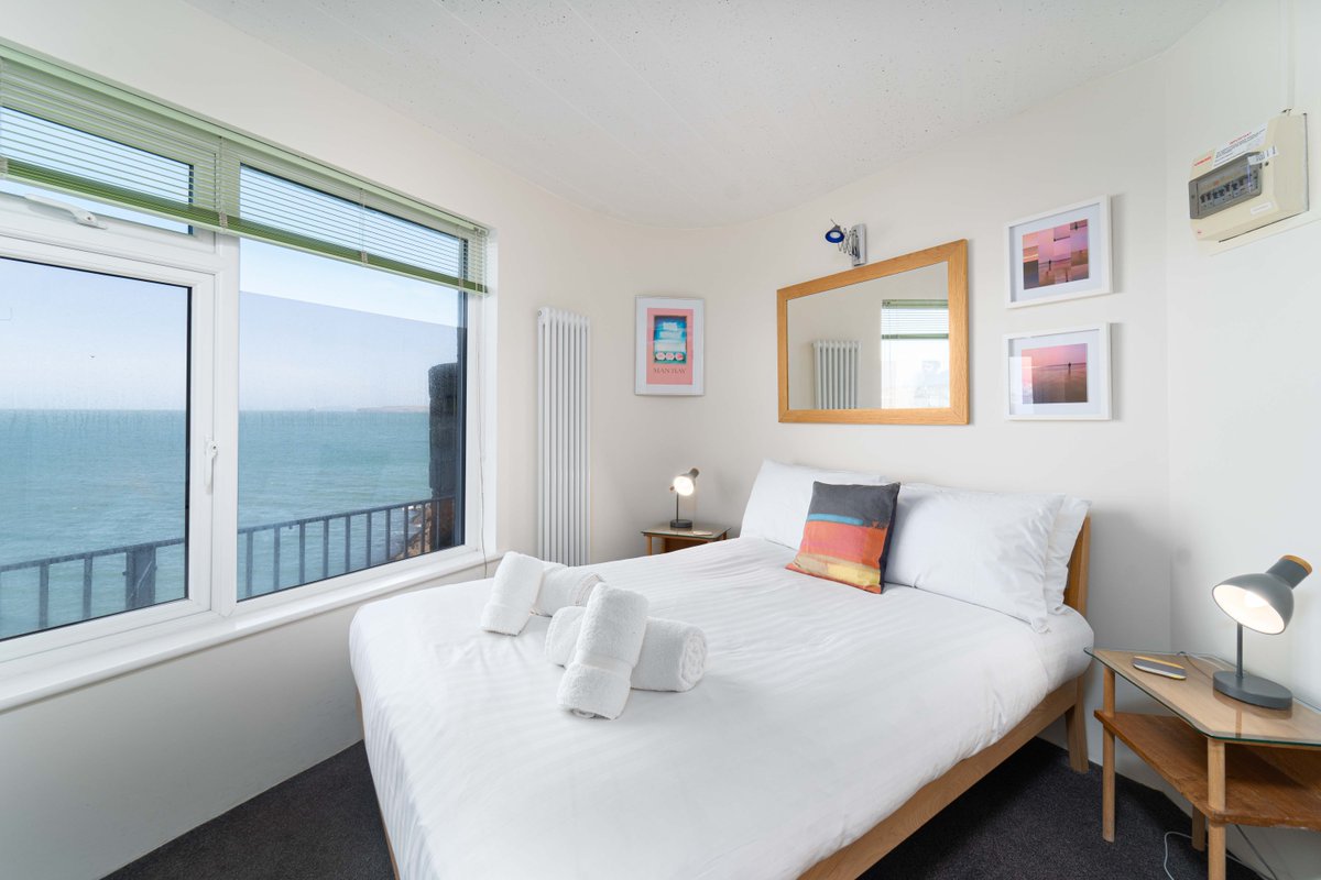 Cornish Escapes tweet media