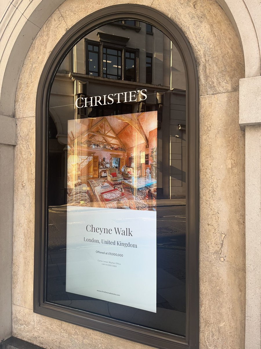 rianaunaji's tweet photo. Okay, can finally sing like a canary…

First exhibition of the year and I’m going to be showing at the one and only @ChristiesInc this week for their #ChristiesLate event. 

The price just went up ⬆️🙏🏾 https://t.co/o8ebdpiV1f