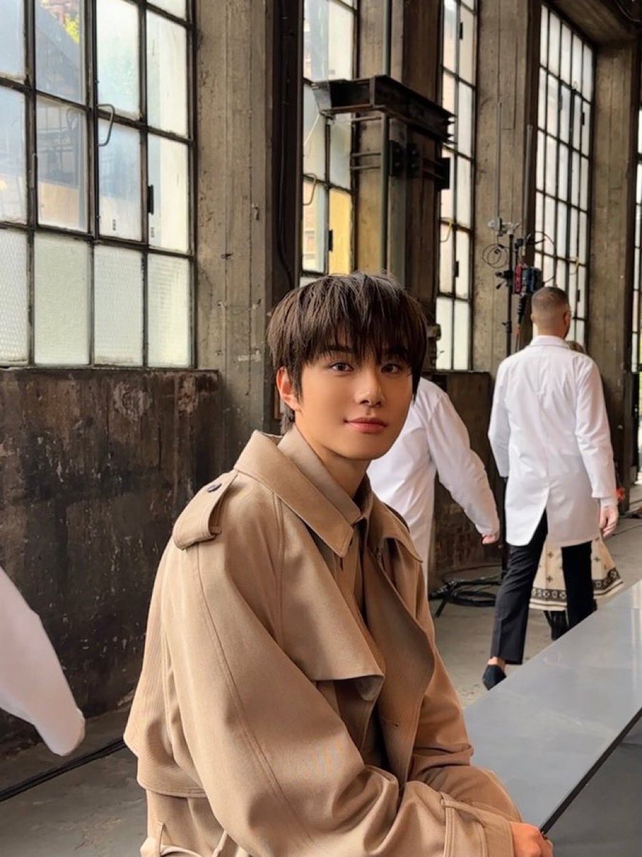 TODS PRINCE JUNGWOO

#TodsSS25xJUNGWOO #TodsSS25 #JUNGWOO <a href="/Tods/">Tods</a>