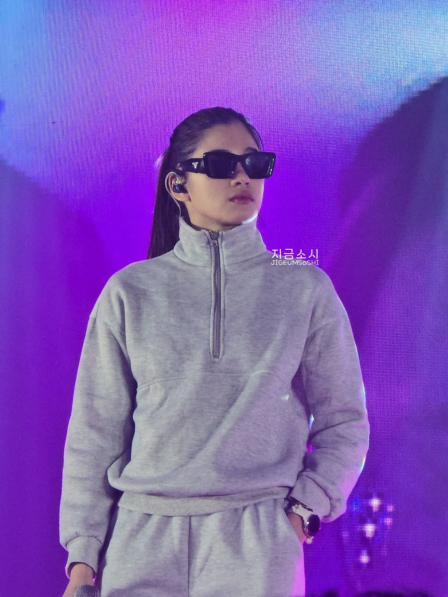 jigeumsoshi's tweet photo. IAN. Napaka poganda.

BINI BACK ON GFEST

#GDayEverydayWithBINI
#BINIxGlobe
#BINI @BINI_ph https://t.co/ilh9w0KJ1a