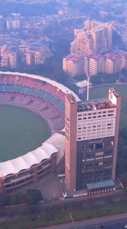 foreverpimp_20's tweet photo. Even the COURTYARD MARRIOTT is sold out for both days lmao, tho it is the perfect place to watch the Coldplay concert 😭 https://t.co/65jK6CQVda