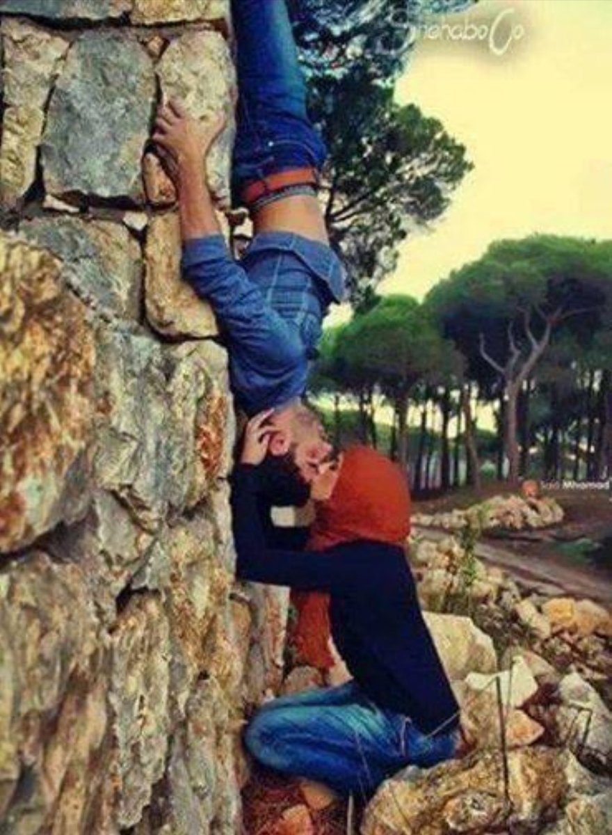 يعنى الواد عاملك فيها بورص وبيتشقلب عالحيطه
 وفى الاخر تبوسيه من قورته🤔🤔
قوم يا اهبل يابن الهبل