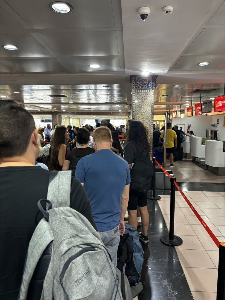 Emily Oakes tweet media