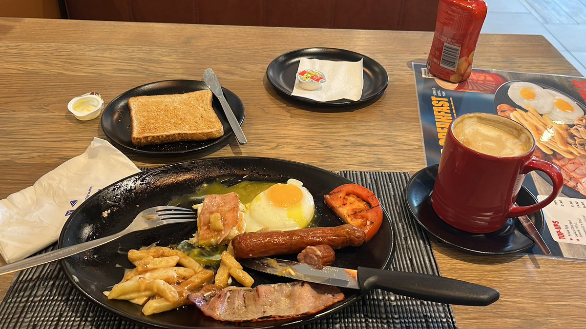 LemoDePoet's tweet photo. But to be honest,  nothing beats @SpurRestaurant breakfast. It’s one of the best in my opinion hence I come as often as I can.  I mean, wena wouldn’t you? 
@SpurRestaurant 
#Spur Mzansi https://t.co/w8nDRQ6q1Q