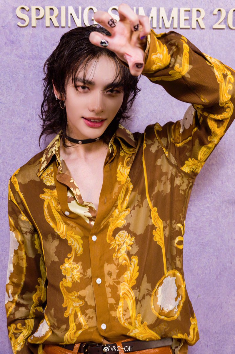 hyunesz's tweet image. 미친 얼굴아..

#HyunjinxVersaceSS25 #HyunjinAtMFW24 #VersaceSS25 @Versace