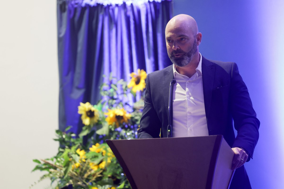 RTESunMisc's tweet photo. "Edna O'Brien and I were distantly related, through some weave of blood and marriage between my ancestors and hers... My grandmother, as a teenager, occasionally looked after Edna when she was a baby." Donal Ryan pays tribute to #EdnaOBrien next #APaganPlace @RTERadio1 #Clare https://t.co/24N3lzE6e1