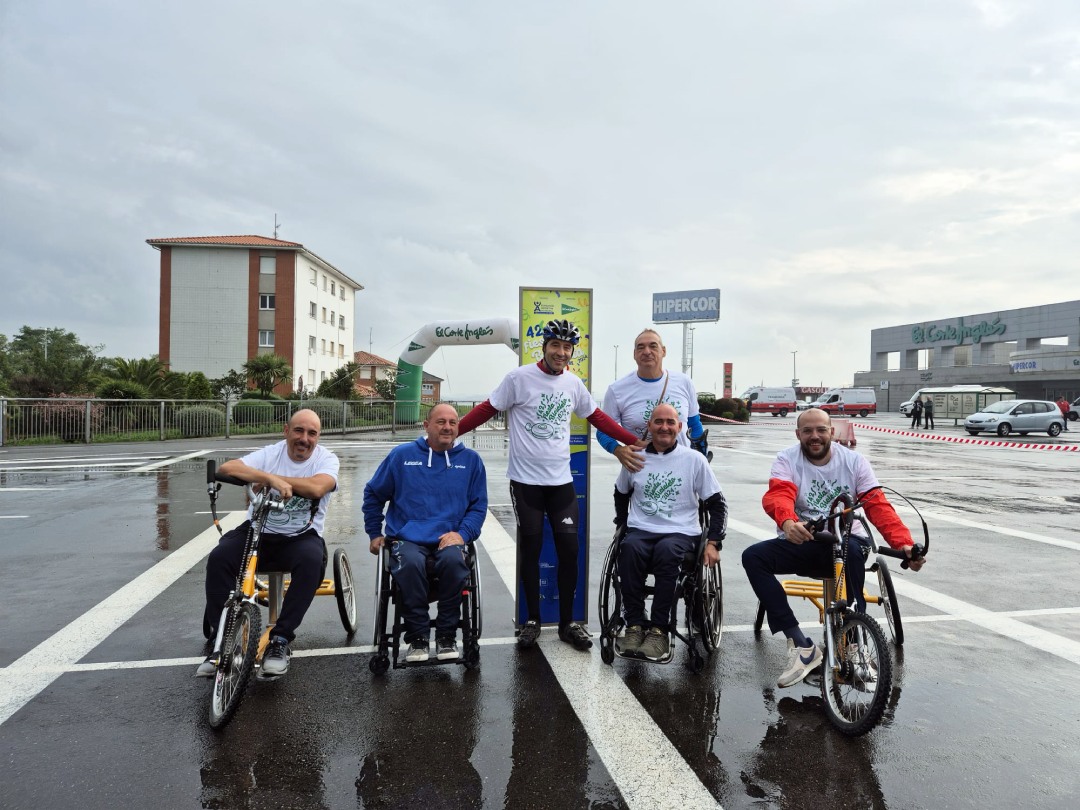 Aptaa_Asturias's tweet photo. #HandBike Semana Europea de la Movilidad #Avilés
XLII Fiesta de la Bicicleta #ElCorteInglés #avilesparticipa
#aptaa #asturiasadaptada #asturiasaccesible #turismoaccesible #turismoadaptado #turismoasturias #asturiasparaisonatural #deporteadaptado #deporteaviles #fdma https://t.co/ux0E9rNZZv
