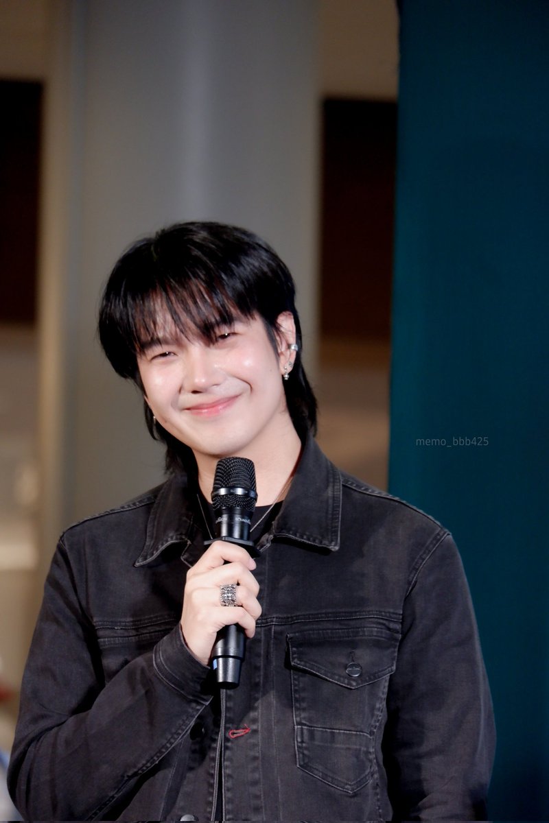 Sweet smile 🥰🥰🥰

Build Wearing Denim #RBSJackRusselXBuild #BuildJakapan 
<a href="/JakeB4rever/">BIU.</a>