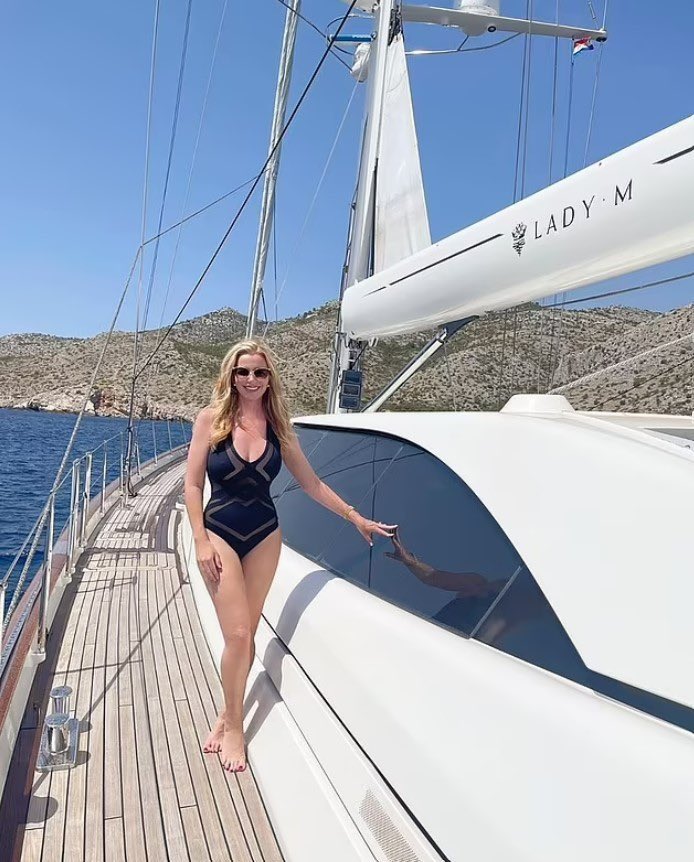 MancTotter's tweet image. Who remembers #bbclaurak relentlessly grilling Michelle Mone about her sailing around in a yacht funded by the NHS.
No. Me neither.