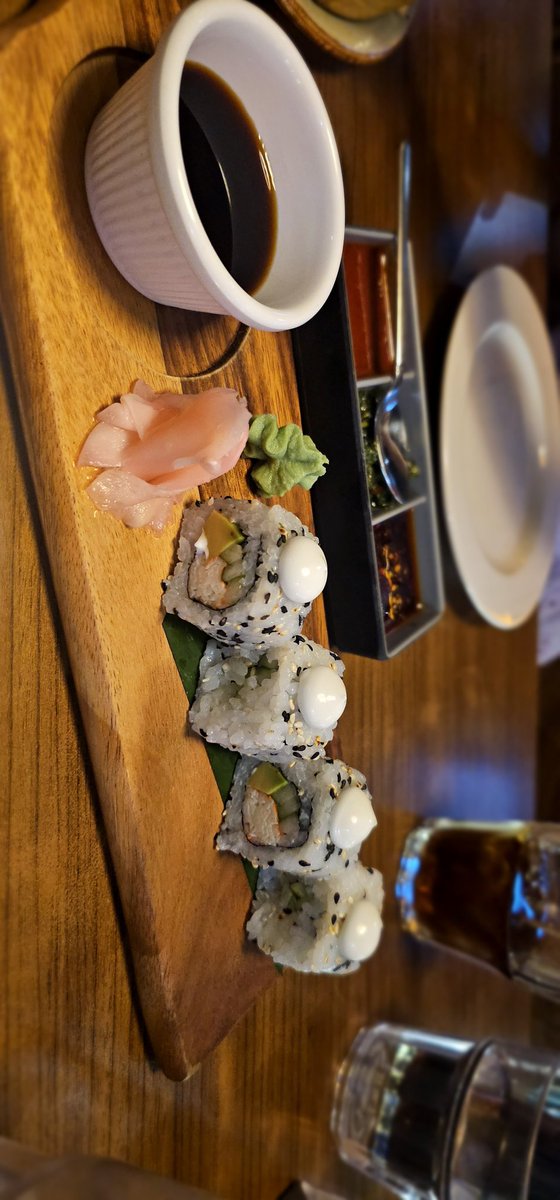 Shubham_B7's tweet photo. Good food good mood 🤤🤤🤤
#weekend #dimsums #sushi #travelling #lifestyle #ramen #foodie https://t.co/aKbmbKysRN