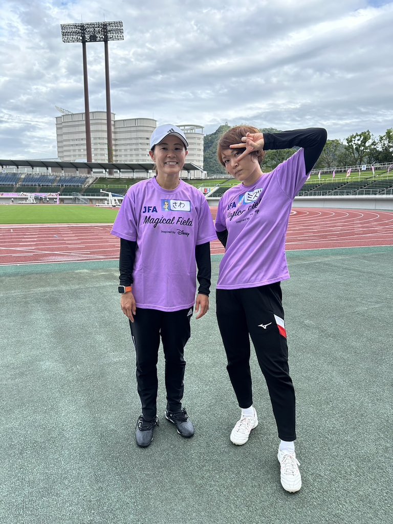 どっちのポーズにも澤穂希は付き合ってくれませんでした笑 やらねーよ