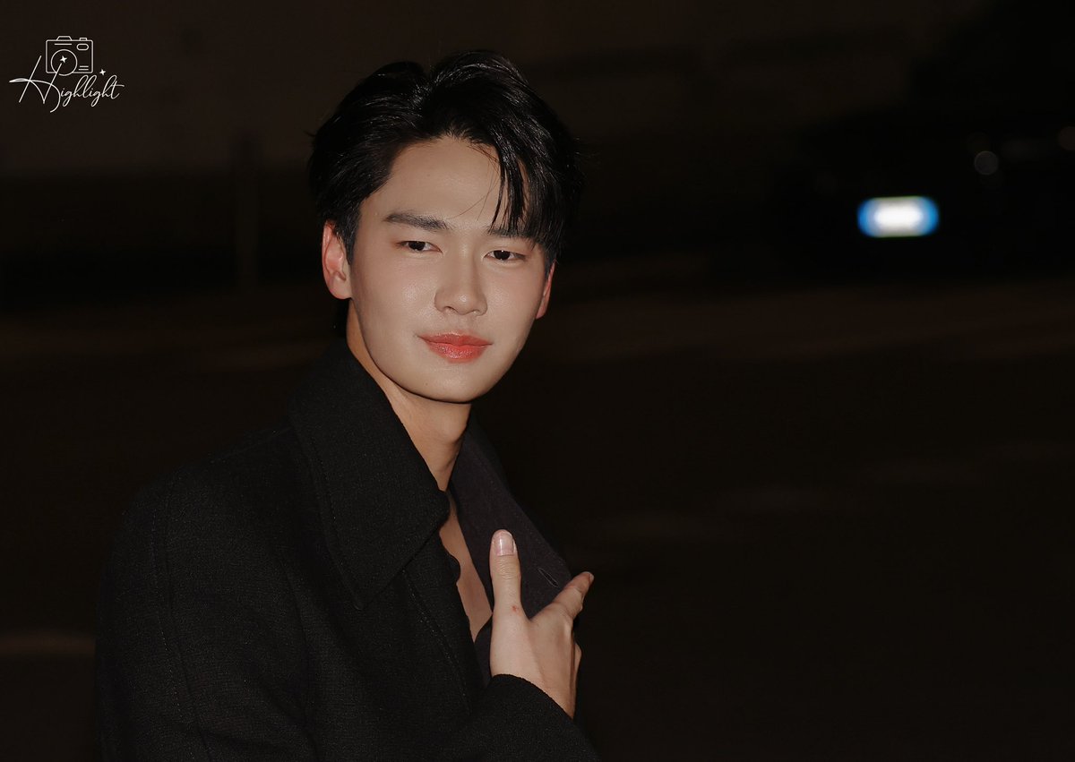 Highlight_Dew's tweet photo. #dew_jsu 
#BottegaVenetaxDew
#BottegaVenetaSS25 https://t.co/BvQoWfRPm9