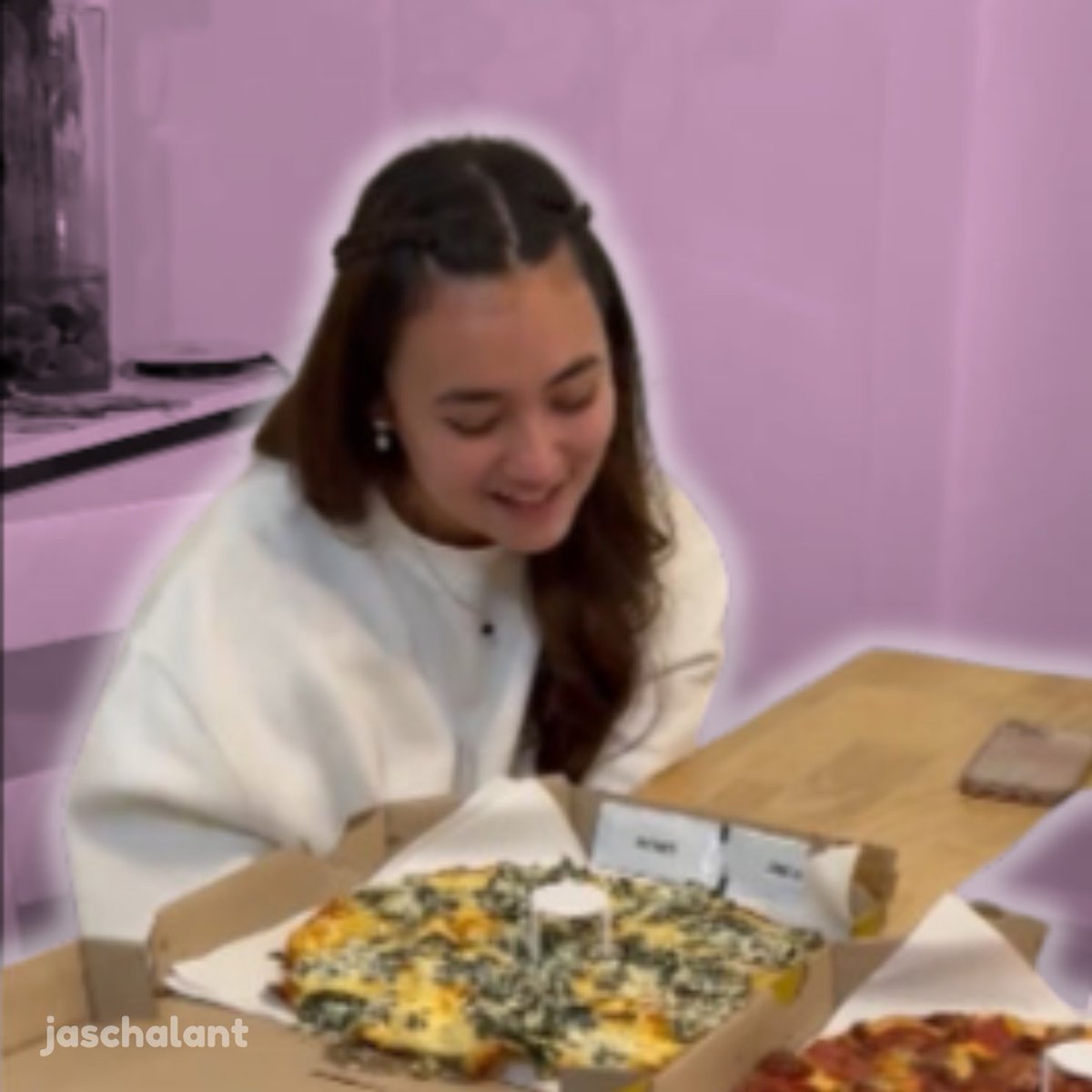 offwemby's tweet photo. one of the many things i love about jas is her faith. she's not afraid to show it and shows a lot about her heart. we see this in pbb and still keep seeing it sa outside world. hays our genuine girl, we love you so much 🥺🥺

#JasScales | Jasmine Helen https://t.co/7g6KYgFm9l